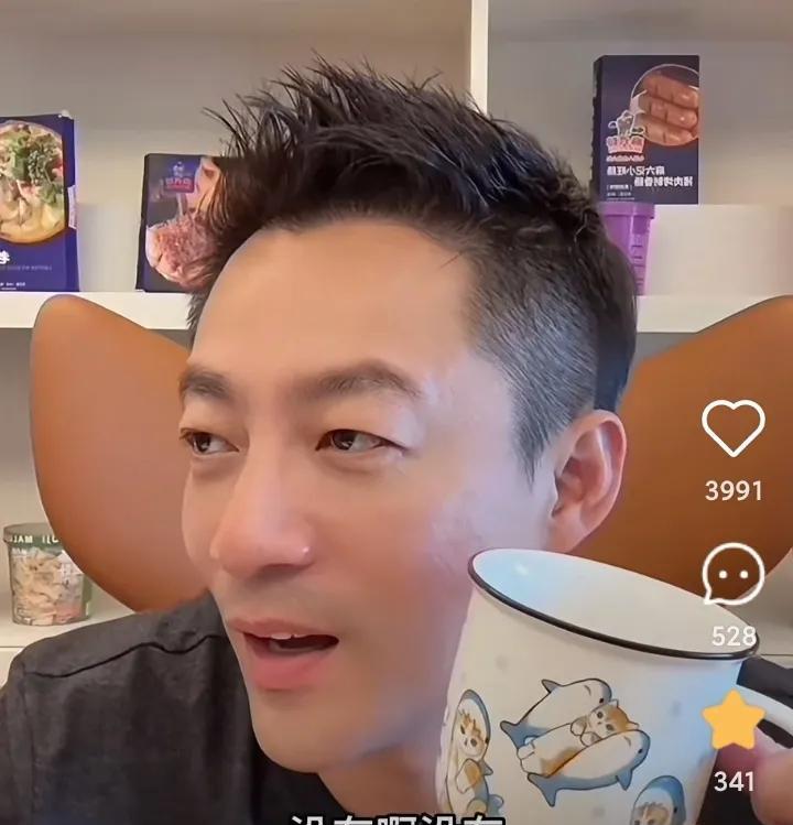她在很温柔委婉地说汪擅自用弟弟的东西，结果他还嬉皮笑脸的。小玥儿小心翼翼