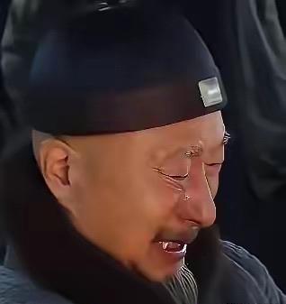 72岁陈佩斯，悲痛发文！8月11日中午，陈佩斯突然更新社交账号，悲痛的发文悼念一