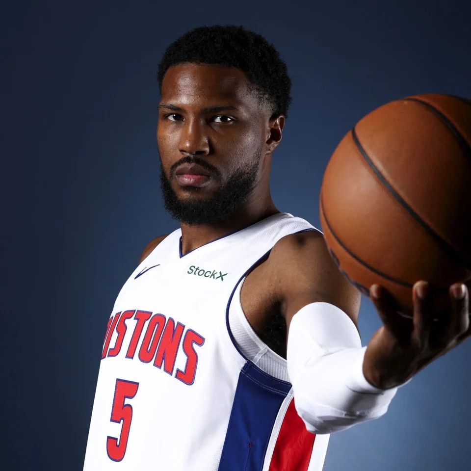 自由球员马利克比斯利正与塞尔维亚贝尔格莱德游击队就一份赛季剩余合同进行深入谈判。