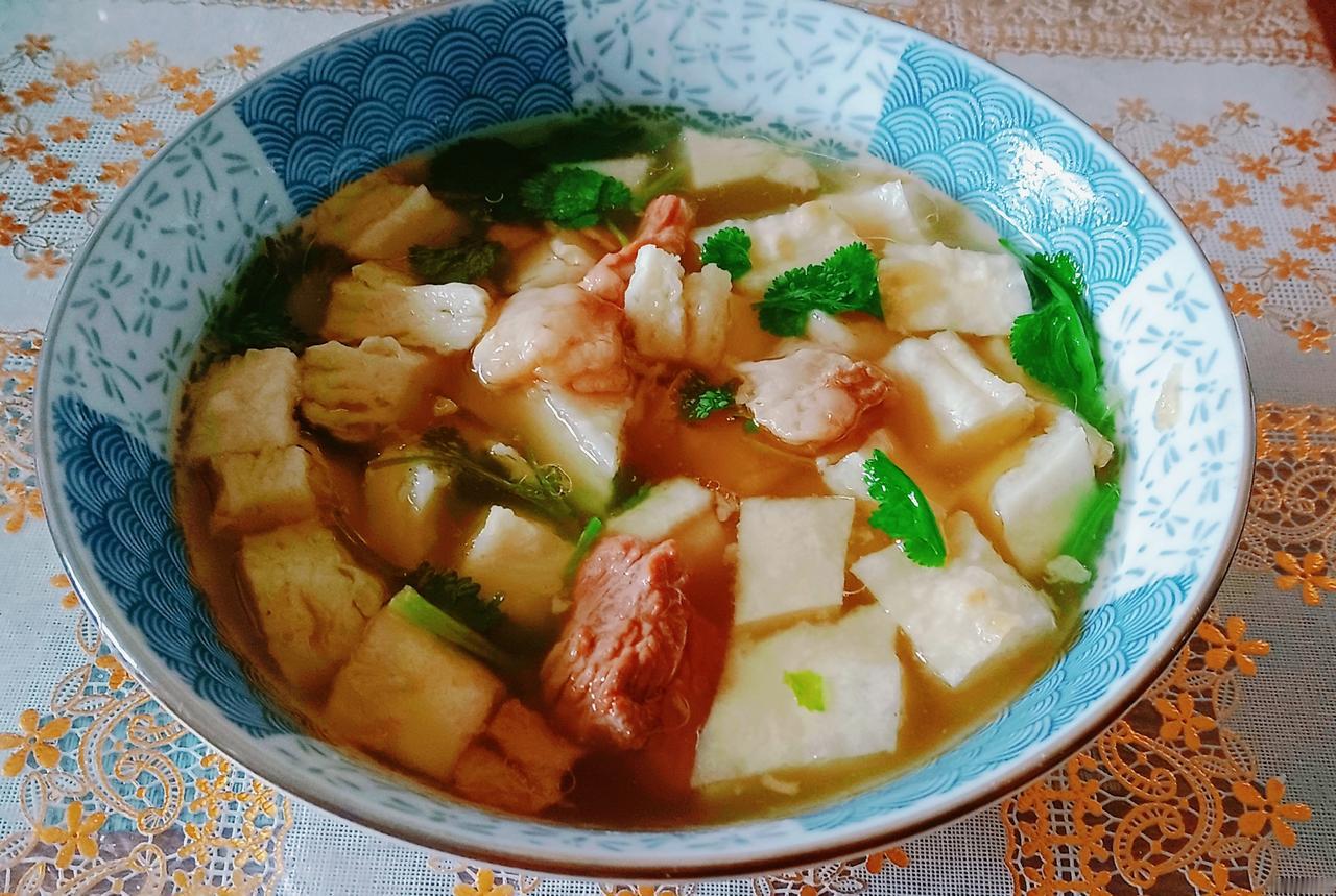 烙饼做牛肉泡馍。