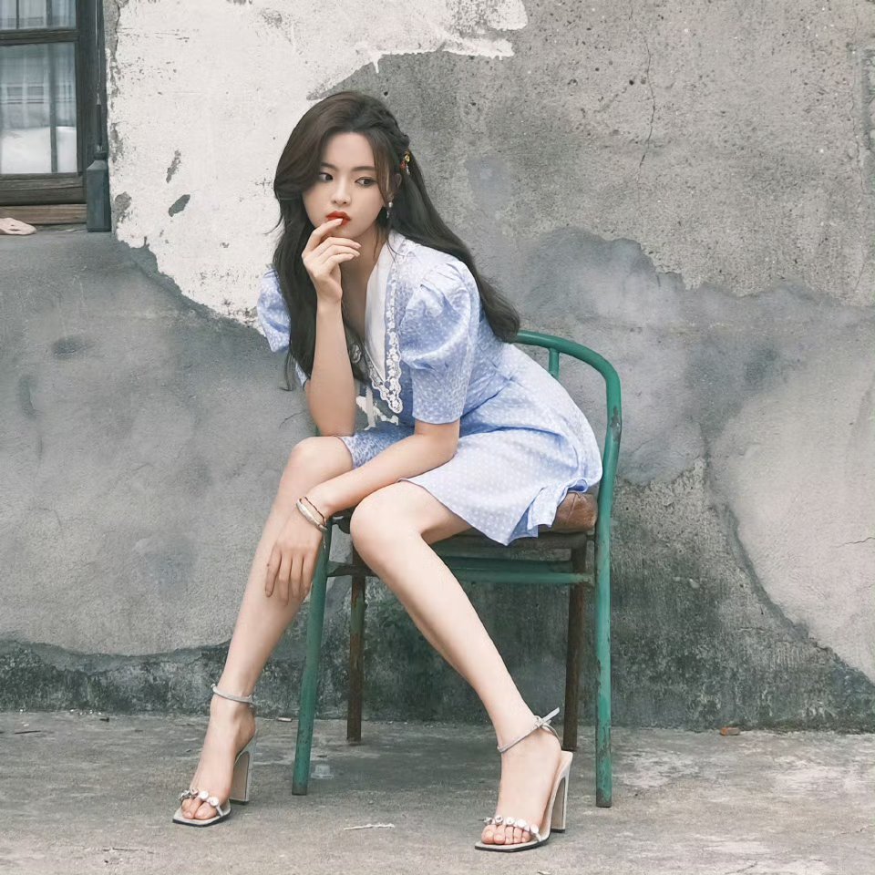 杨超越～～杨超越的丧尸不像演的杨超越明星​​​