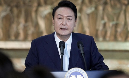尹锡悦成了全世界的笑话！韩国政坛爆出史无前例的丑闻！前总统尹锡悦在首尔看守所