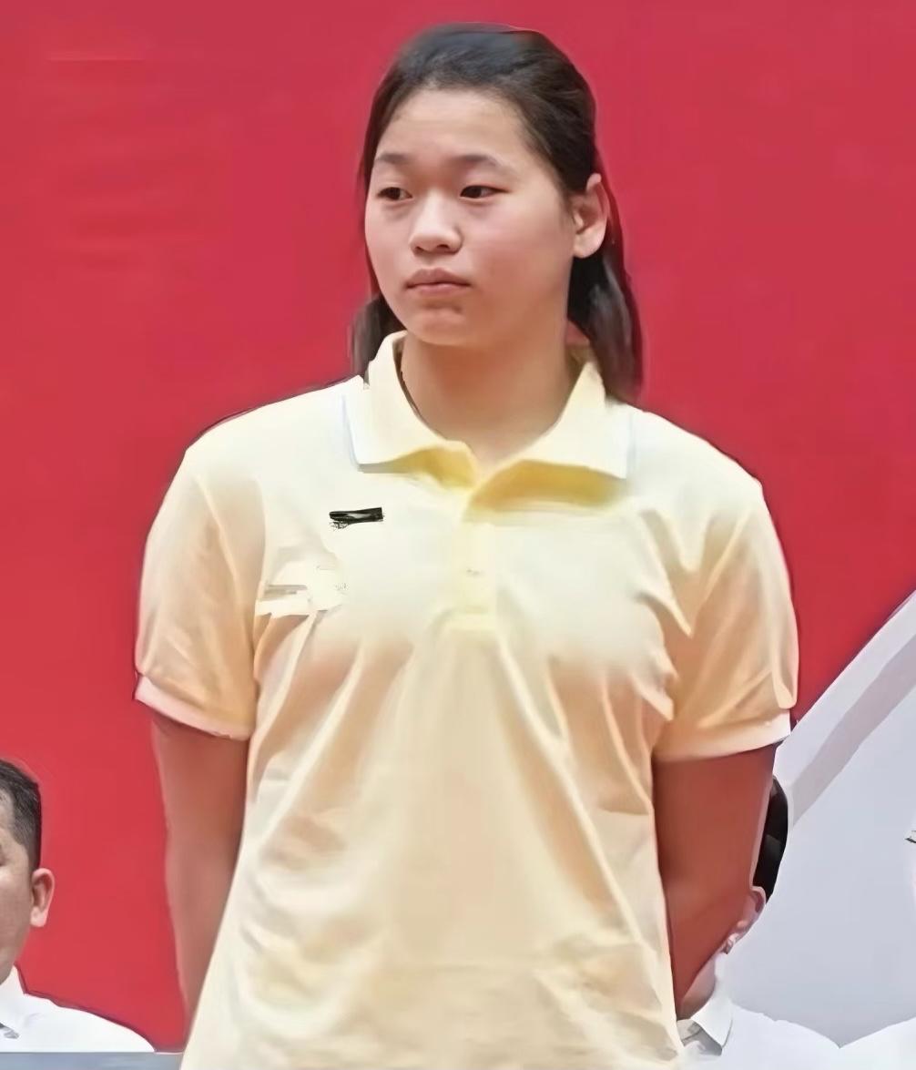 你可以说全红婵壮了，也可以说全红婵胖了，但是不得不承认的一点就是她即使没