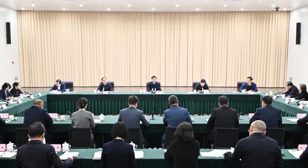 许昆林主持召开联系企业座谈会