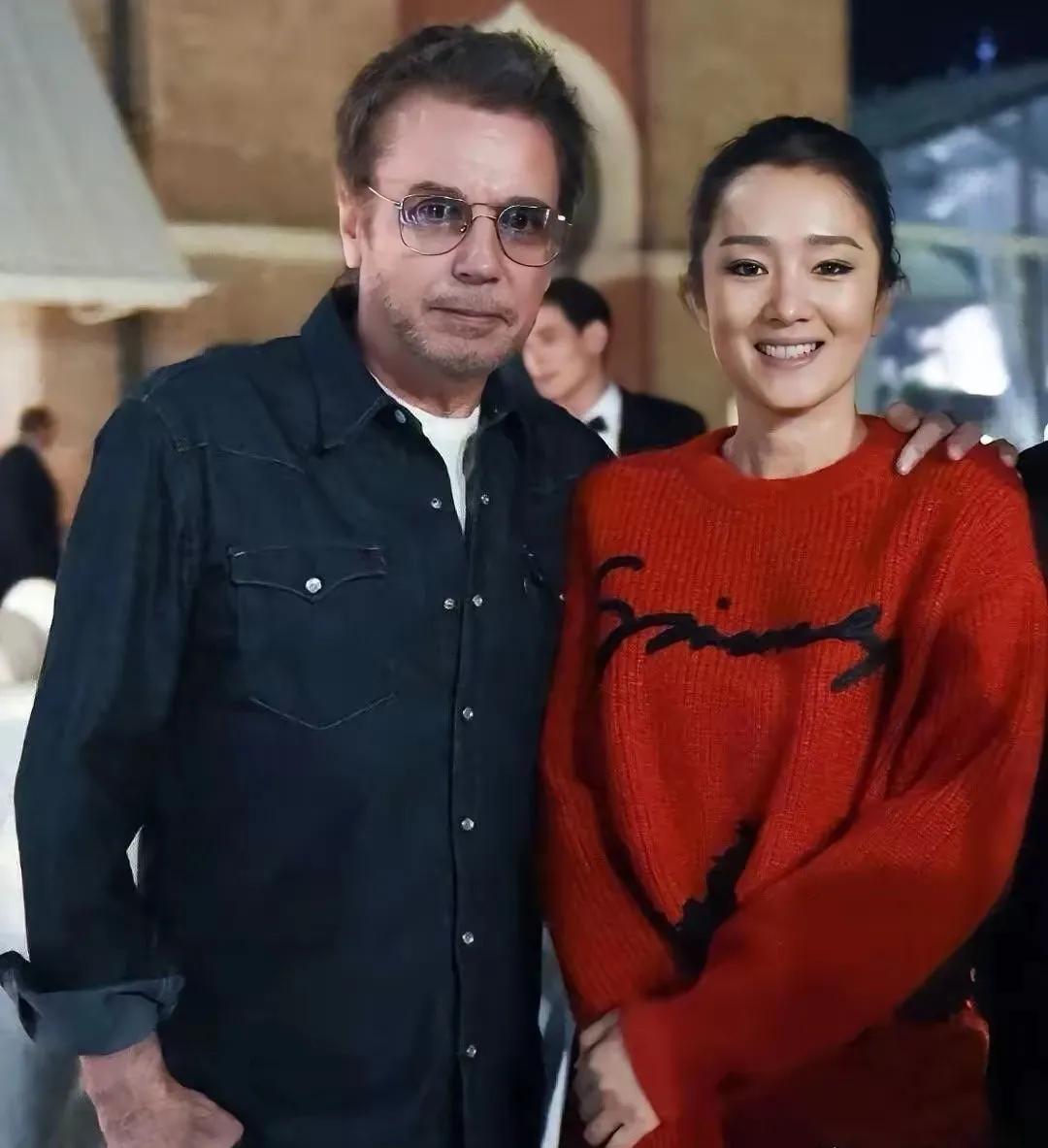 网友发现巩俐近期容颜大变，年轻漂亮了很多，难道巩俐也医美了吗？不会吧，巩俐提倡自