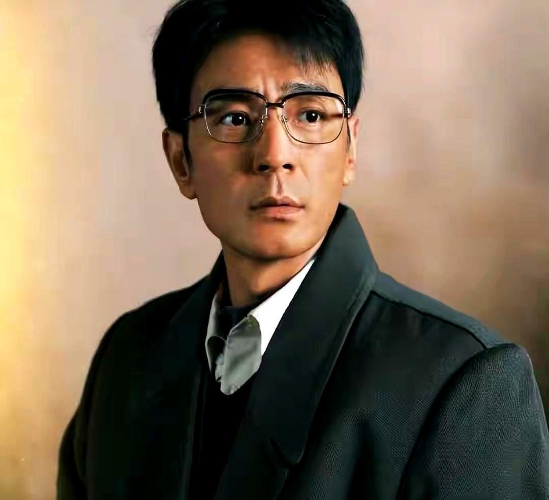 胡歌第一，不意外。意外的是，排第三的金巴，很多人连名字都没听过。他戏份不到三