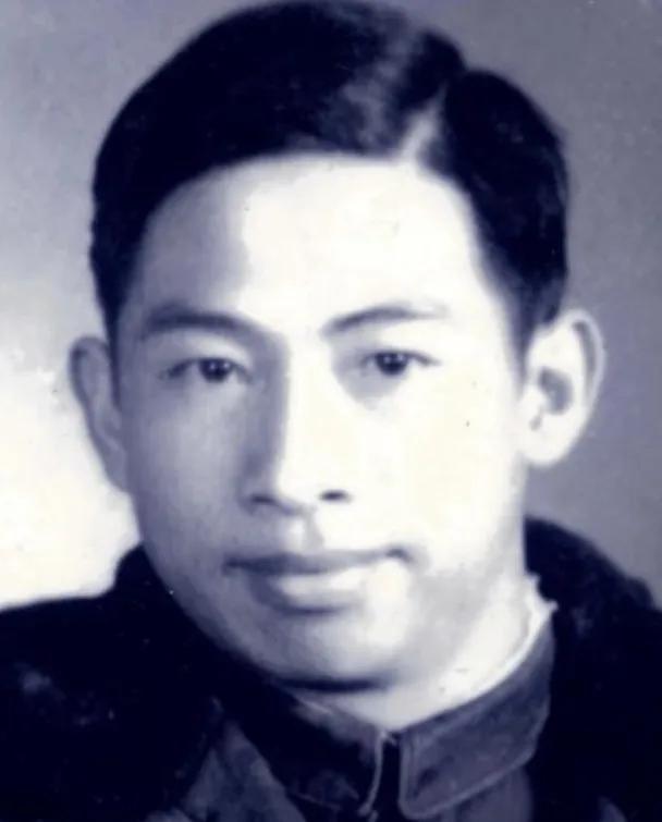 1956年，中南大学一名即将毕业的学生，在离校前被两名无军衔、无职务的神秘人员直