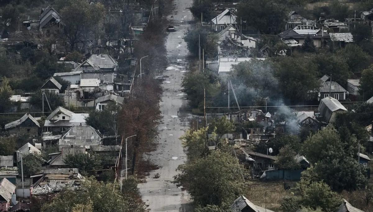 【乌军指挥官：俄军换装平民进攻红军城】根据“基辅独立报”的报道称，11月19