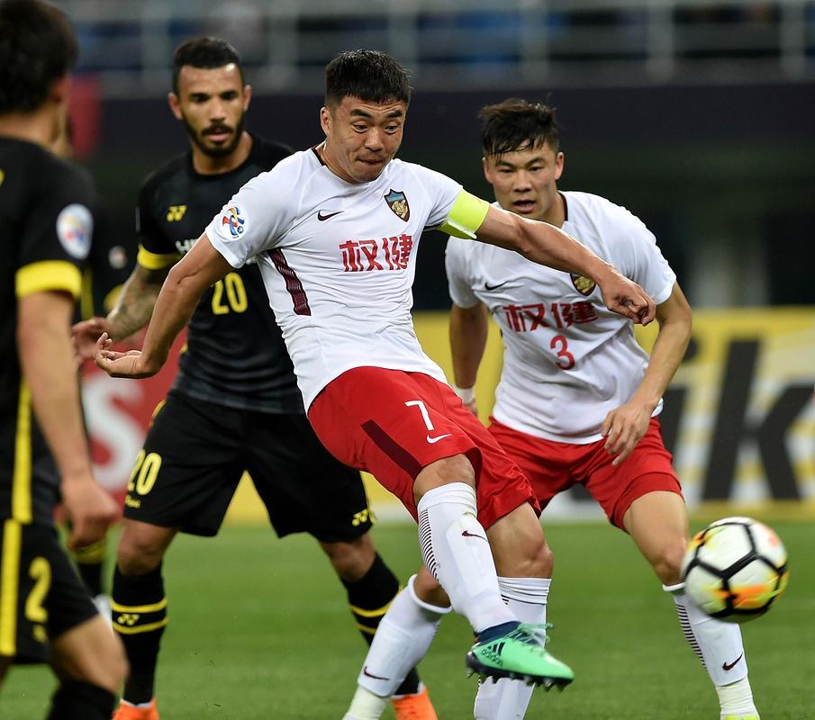 一边反对联赛放开外援限制，一边骂亚冠三队成绩垫底，这对矛盾暂时无解，该怎么办？