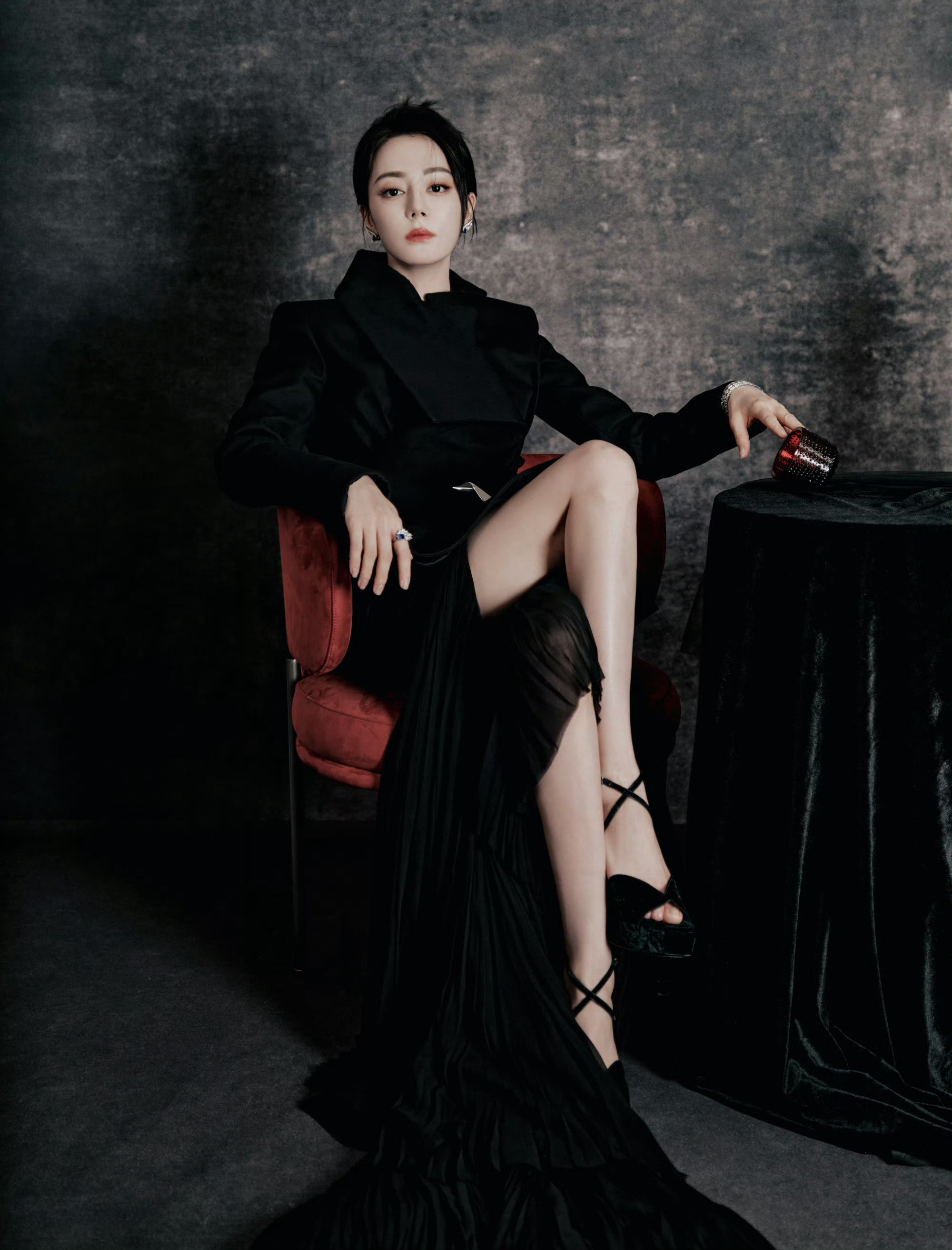 迪丽热巴今日活动出图很像聂九罗帅姐来袭