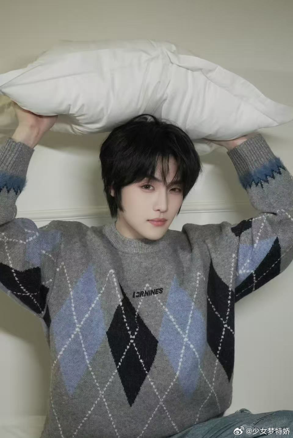 AG司马光星光少年写真AG司马光星光少年写真来啦！谁能拒绝这么软萌的司马光，这组