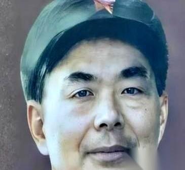 1979年的昆明街头，11军军长陈家贵被十几个光膀子混混碰瓷，他直接扇了领头的一