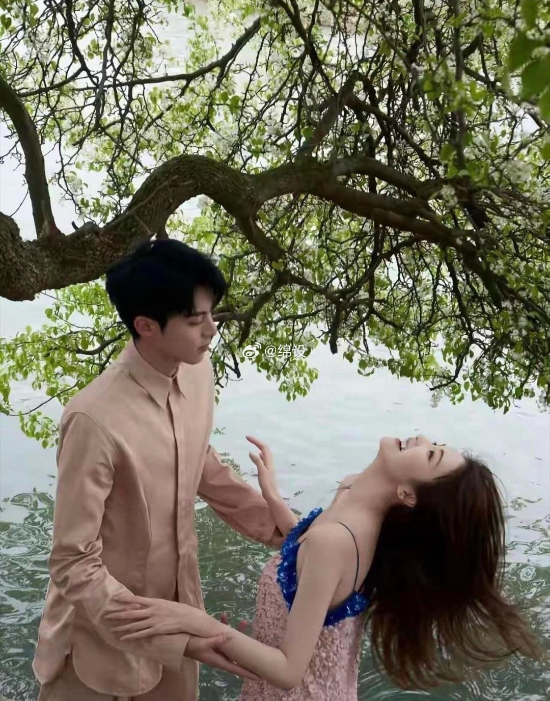 我真的很难不信，王鹤棣绝对是动过心！