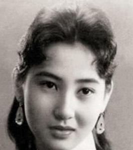 [狗头]1918年，唐继尧让妻妾以打麻将的名义，将庾恩旸的美人妻子钱秀芬骗到家中