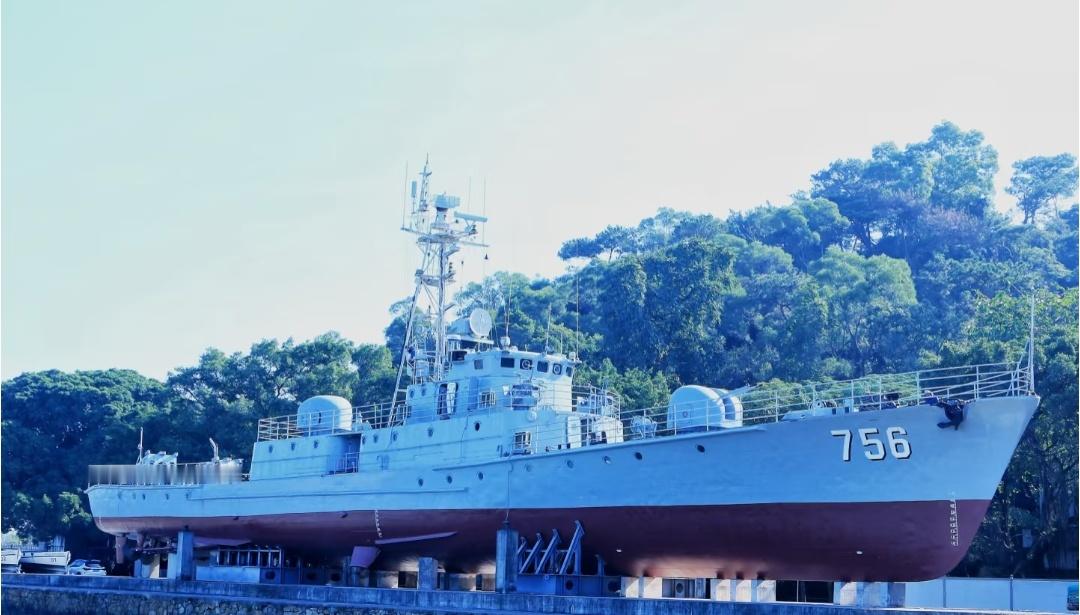 原756澄海艇，037IG导护艇