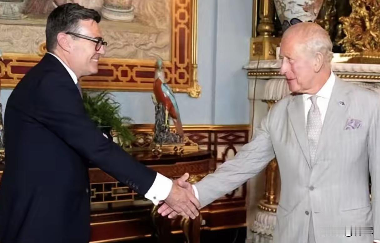 英国新首相就职，中国总理致电祝贺，第1句话就提醒对方一件事7月20号当天，英国