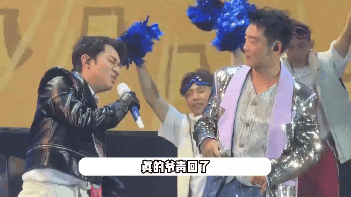 郑恺、李晨、王祖蓝在双11合体录制的路透照一经曝光，瞬间引爆全网。初代跑男同框，