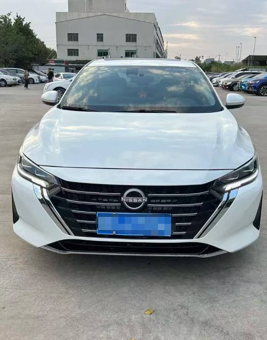 二手日产轩逸：省油大沙发，我为什么说它适合家用轩逸这台车，争议其实挺大的。喜欢的人说它是"移