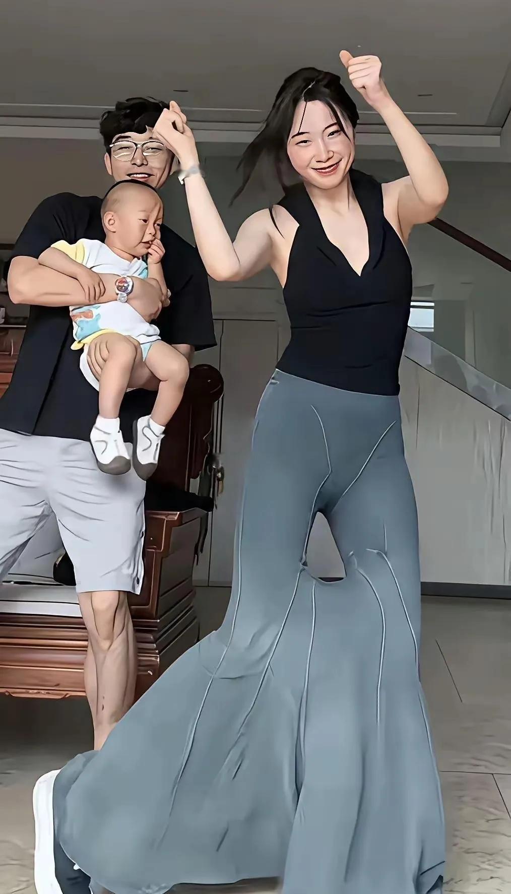 不得不佩服设计师的脑洞，这到底是裤子还是裙子？