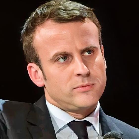 已任法国总统八年多的马克龙前不久第四次成功访华后，似乎真正从骨子里认清了现实，说