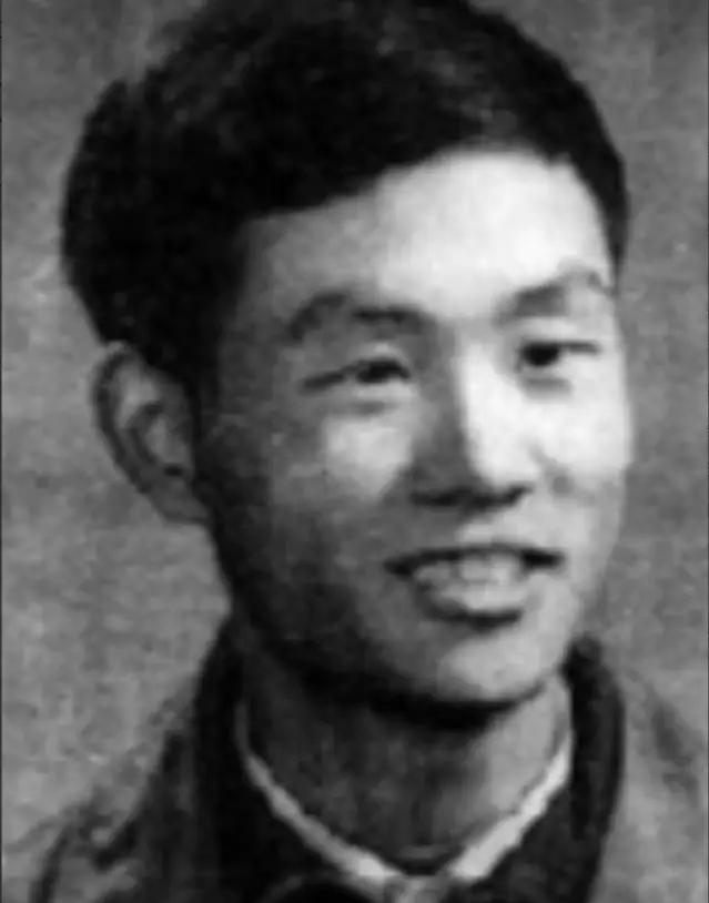 1970年，一知青因一首歌判死刑，被公审后，审判员给他的宣判竟然是“有期徒刑10