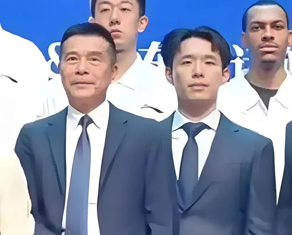 广东宏远俱乐部新老板陈浩峰最新动态:父子关系：陈浩峰是广东宏