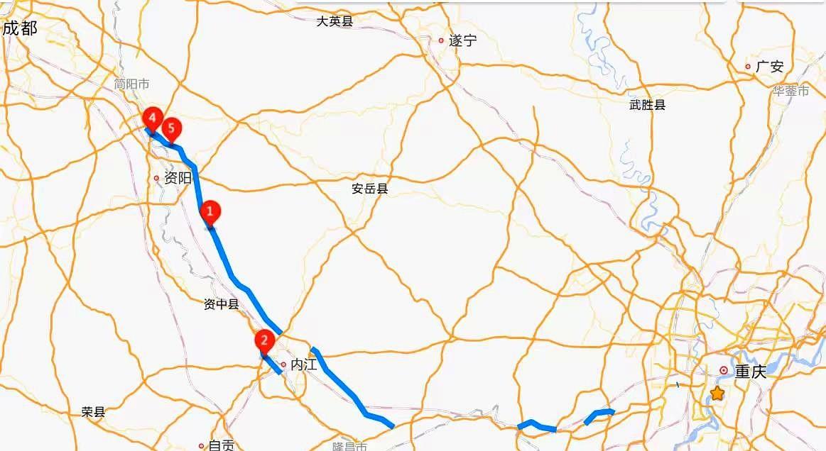 四川第一条高速老成渝线1990年开工，1995年通车，在当时算是一个非常稀奇的事