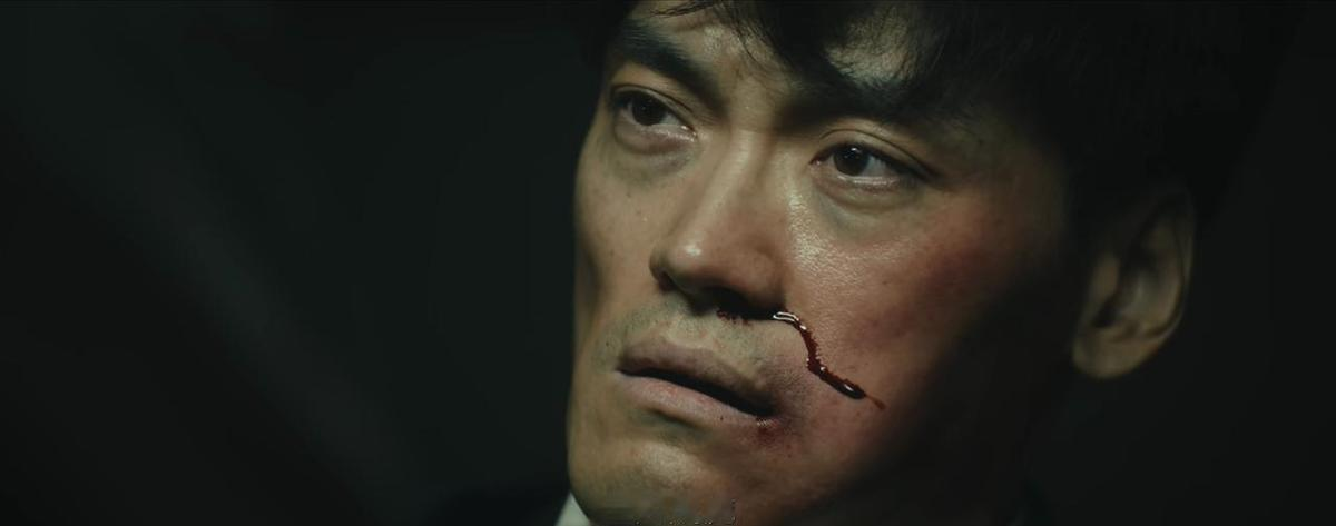 最近看《交锋》，里面有个叫金池的，居然是个假警察。他以前没考上警察，后来干脆假冒情报部门负责人到处骗