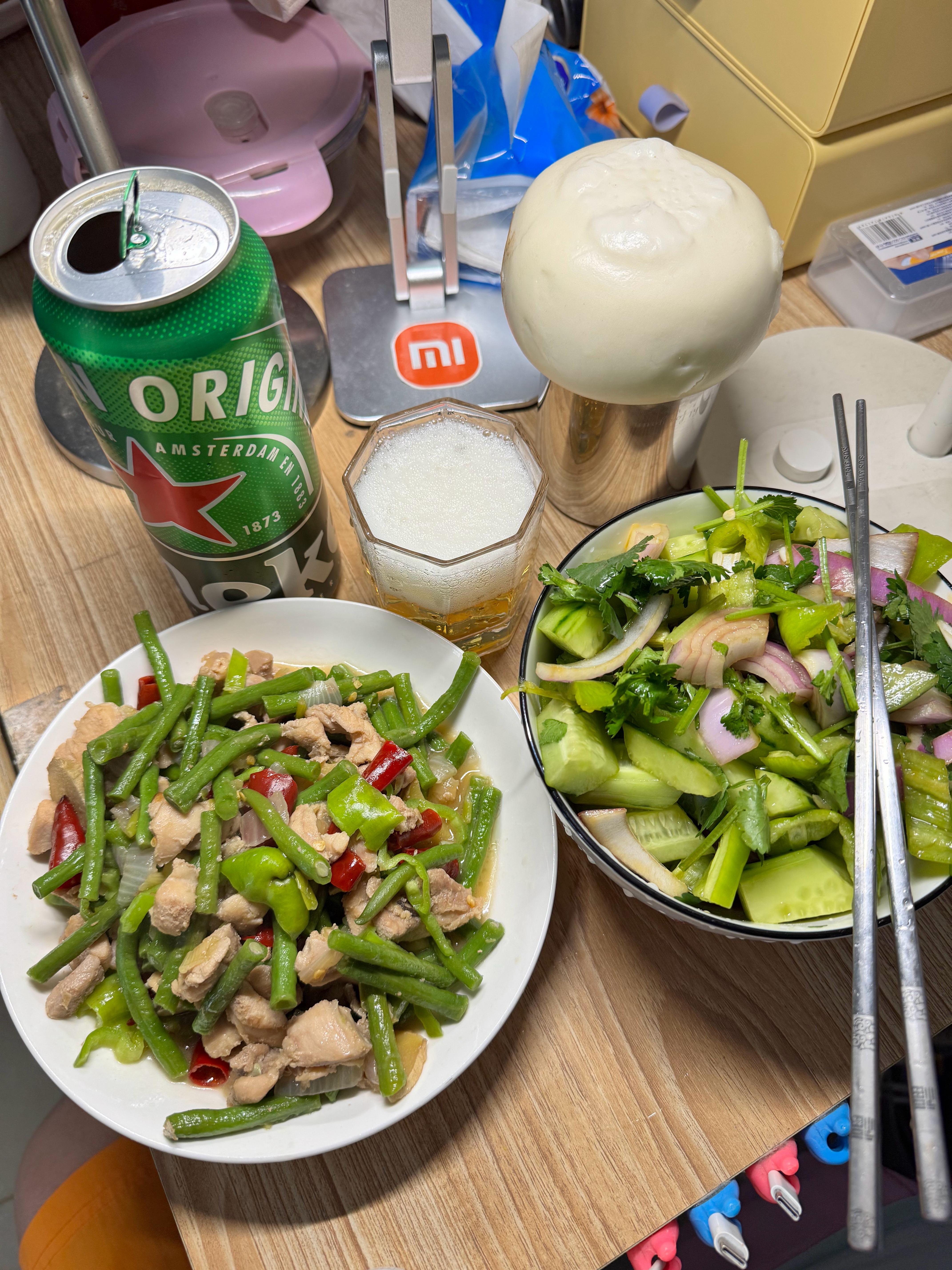午饭开始，祝大家五一假期快乐​​​