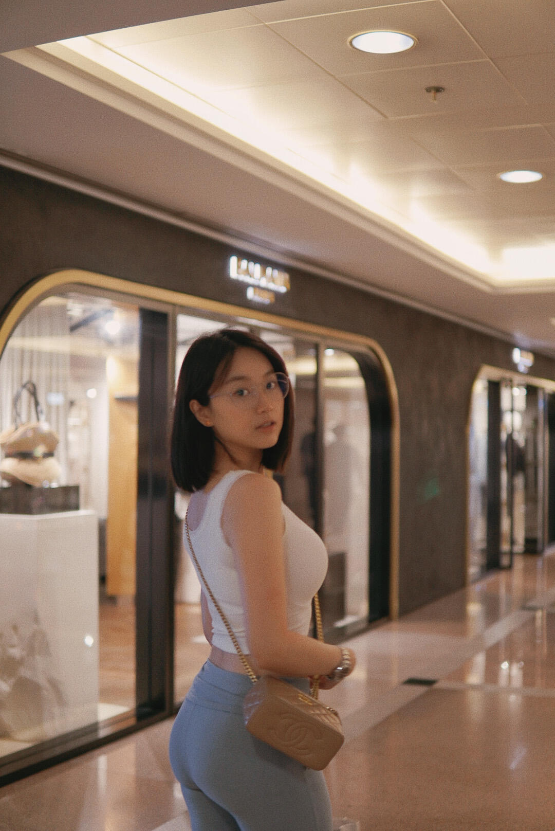 今天陪友女来商场逛逛街。