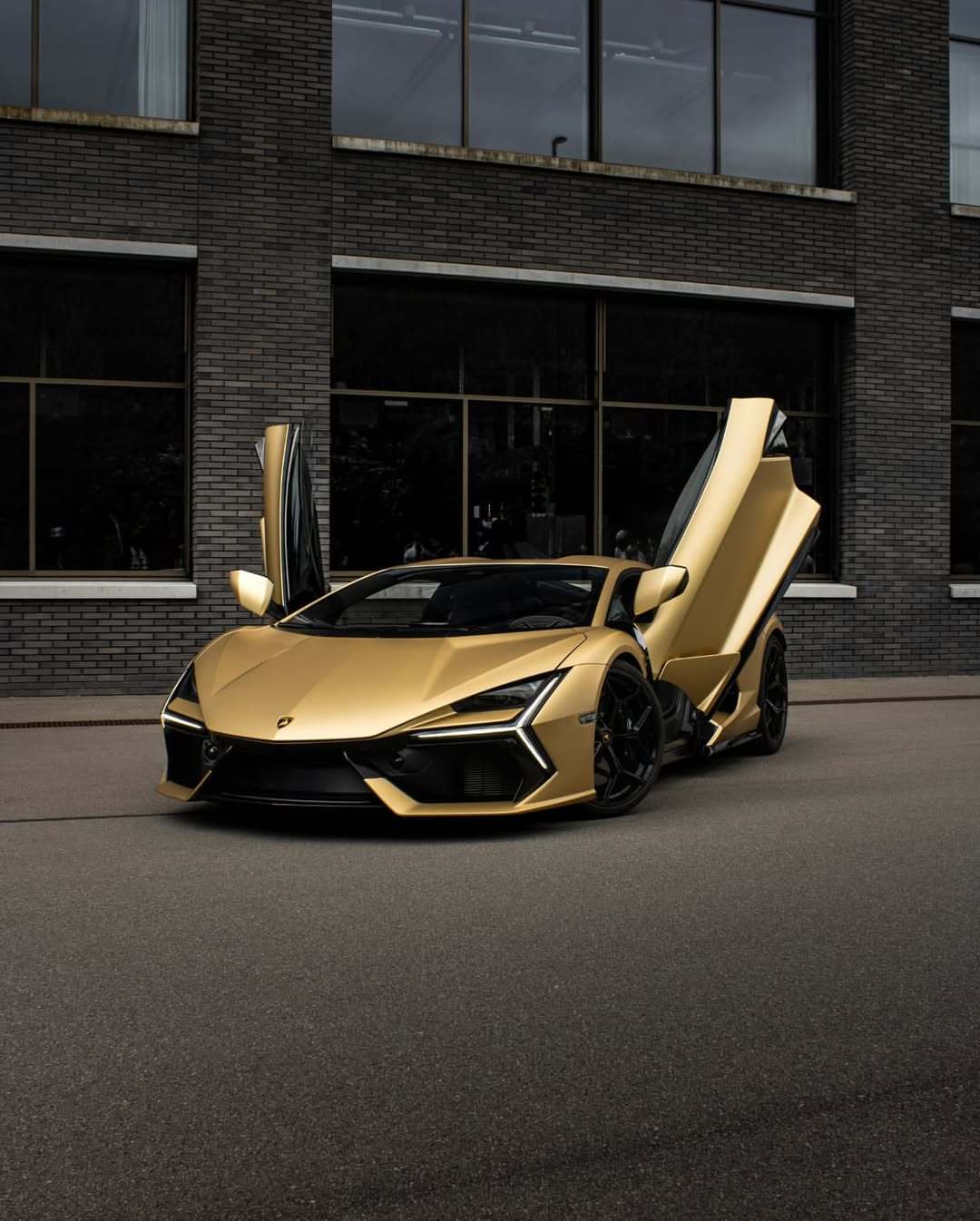 LamborghiniRevuelto​​​