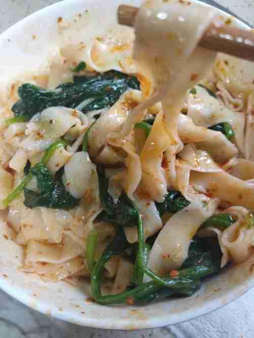 退休最大的好处，就是可以睡到自然醒。今天早上睁开眼睛7点，吃完早饭就去走路，