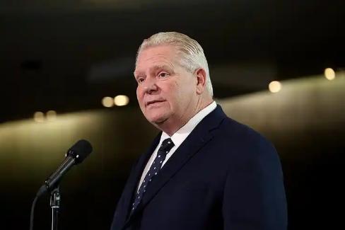 加拿大总理恐怕做梦也没想到，跟中国签完协议扭头回家，迎接他的不是掌声，而是全国最