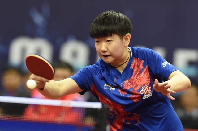 国乒现任球员中为什么孙颖莎的人气最高？有人说，她或许不是什么大美女，但是她莫
