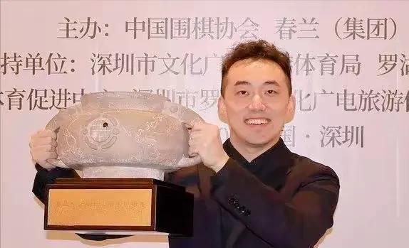 谁也不想输出的比赛第15届春兰杯决赛以中国棋手杨楷文九段2:1战胜韩国棋手朴廷