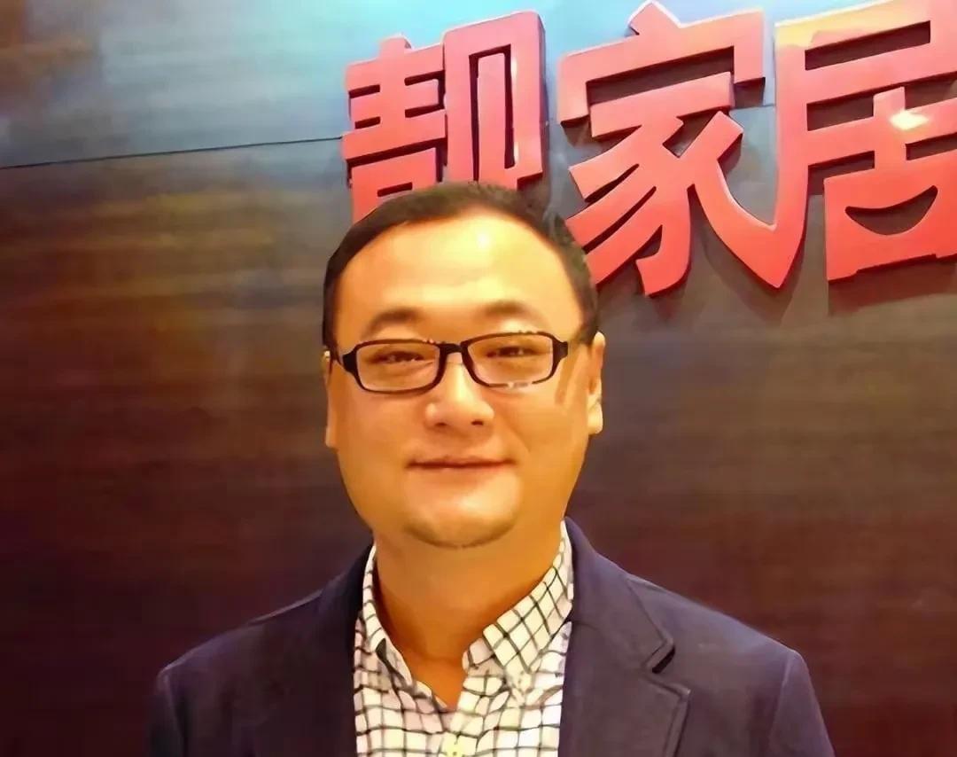 为什么要选择跳楼呢？连死亡都无所畏惧的人，难道还怕那道过不去的坎？仅仅53岁啊