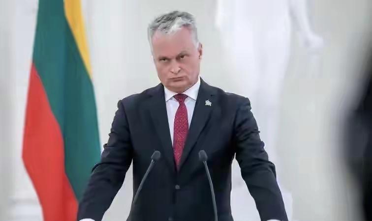 立陶宛:大哥我和你说个事阿中:啥事啊这回这么有礼貌立陶宛:我们准备把