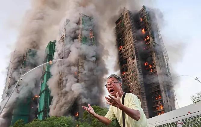 香港大火，被骂得越凶的，捐的越多李嘉诚基金会:8000万元温氏股份:4000