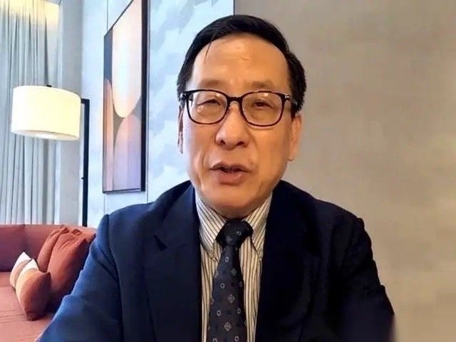 高志凯扔出一个判断，直接让整个圈子安静了三秒。他说，未来12到18个月，全球很可