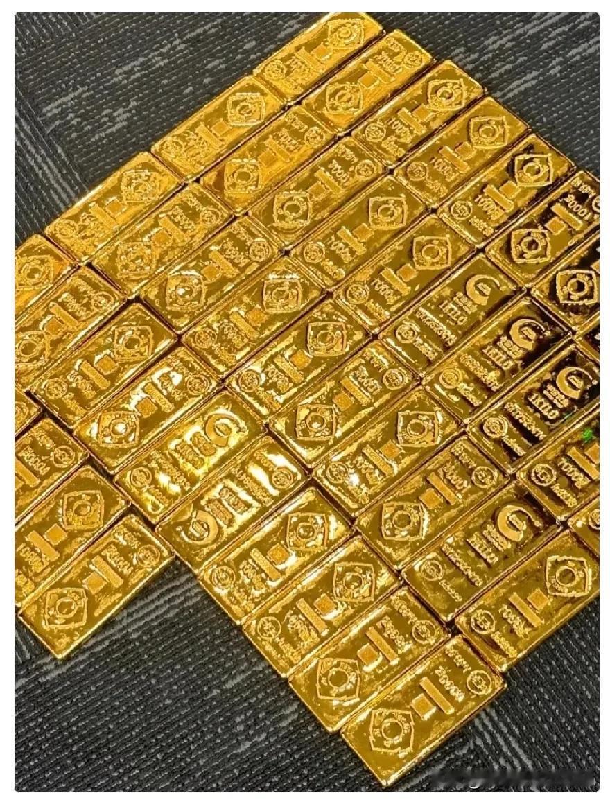 在银行工作20年的叔叔，昨天偷偷告诉我，如果手里有30万，别存在银行了，赶紧