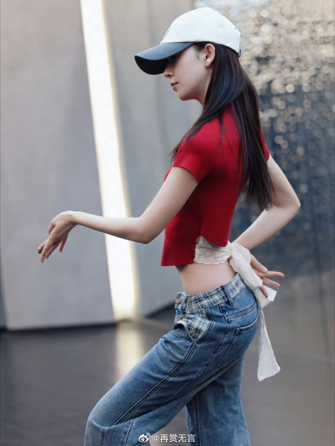 罗云熙同一个公司的女艺人，这么美的身姿没有大火，真是可惜！