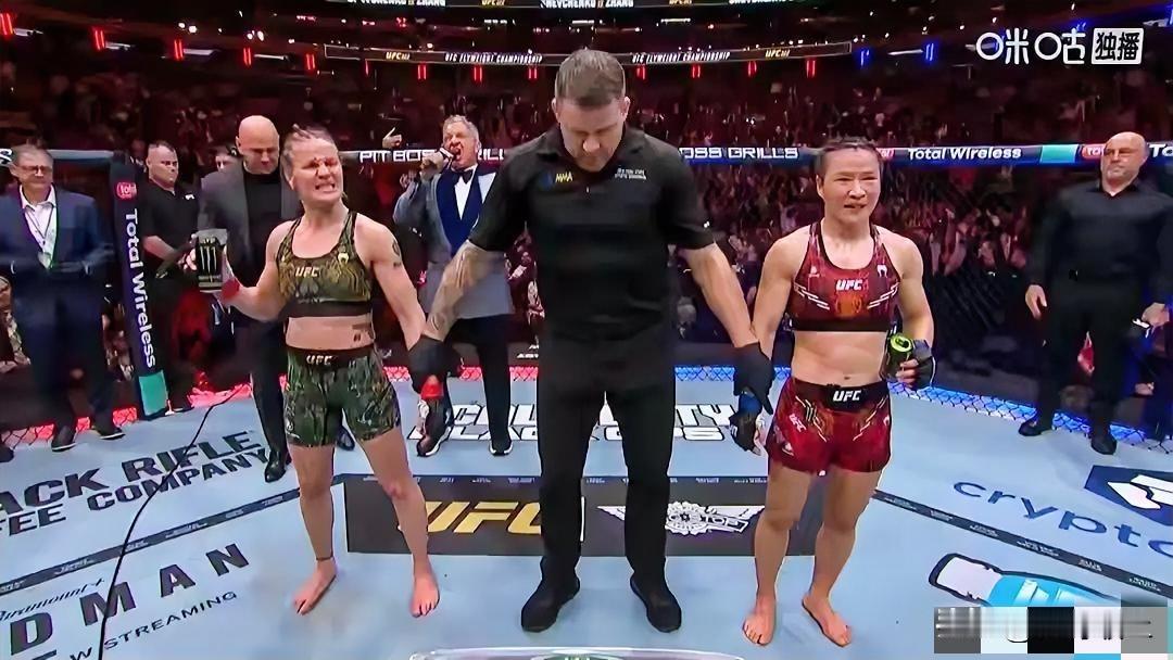 终于知道张伟丽为啥没拿到蝇量级金腰带。不是因为她不够拼，而是刚升重后的力量