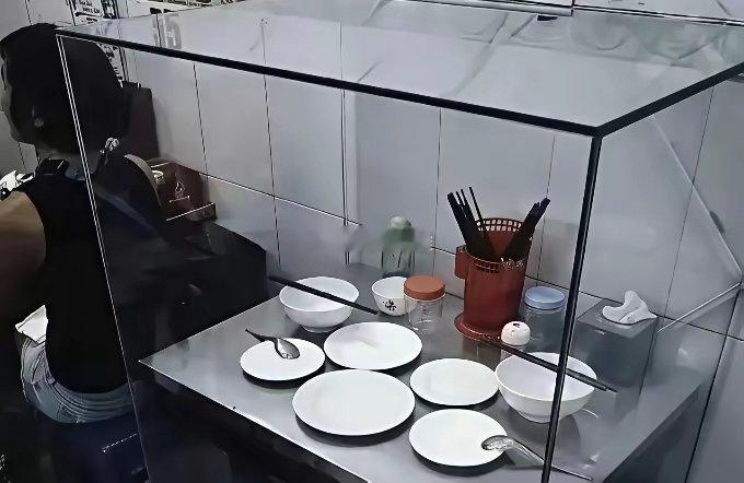 一开始我以为是假的，没想到是真实发生的