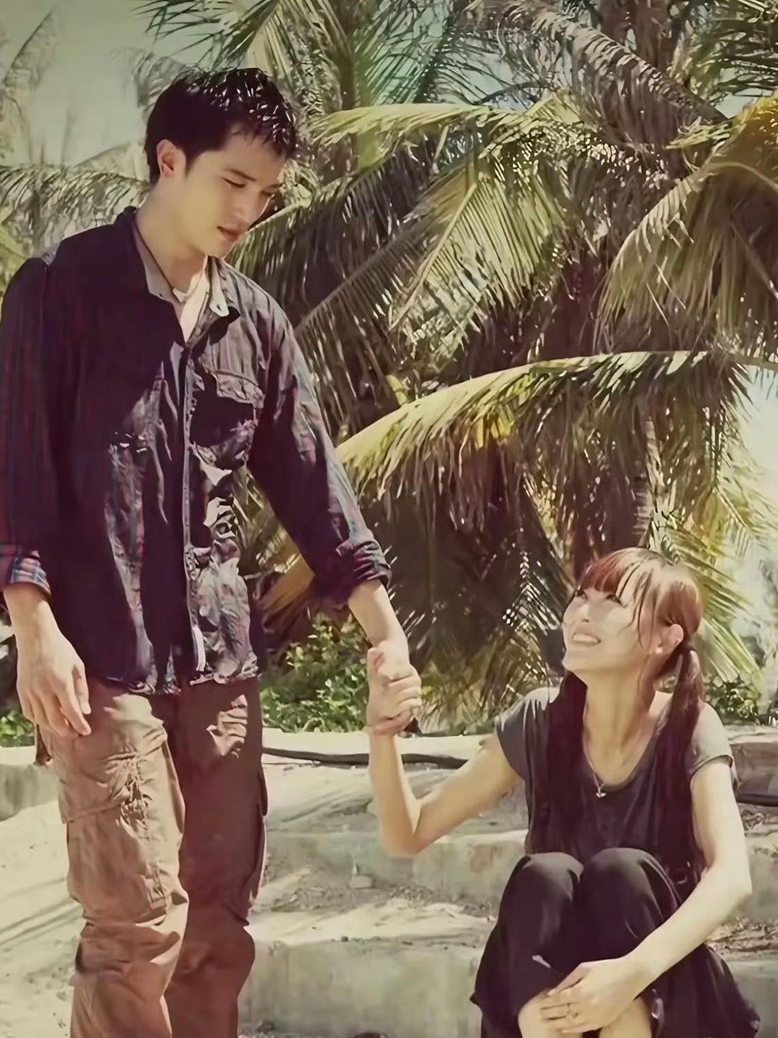 《爱情睡醒了》这两张剧照告诉我们，恋爱我可以陪你颠，但婚姻还得是能当户对！