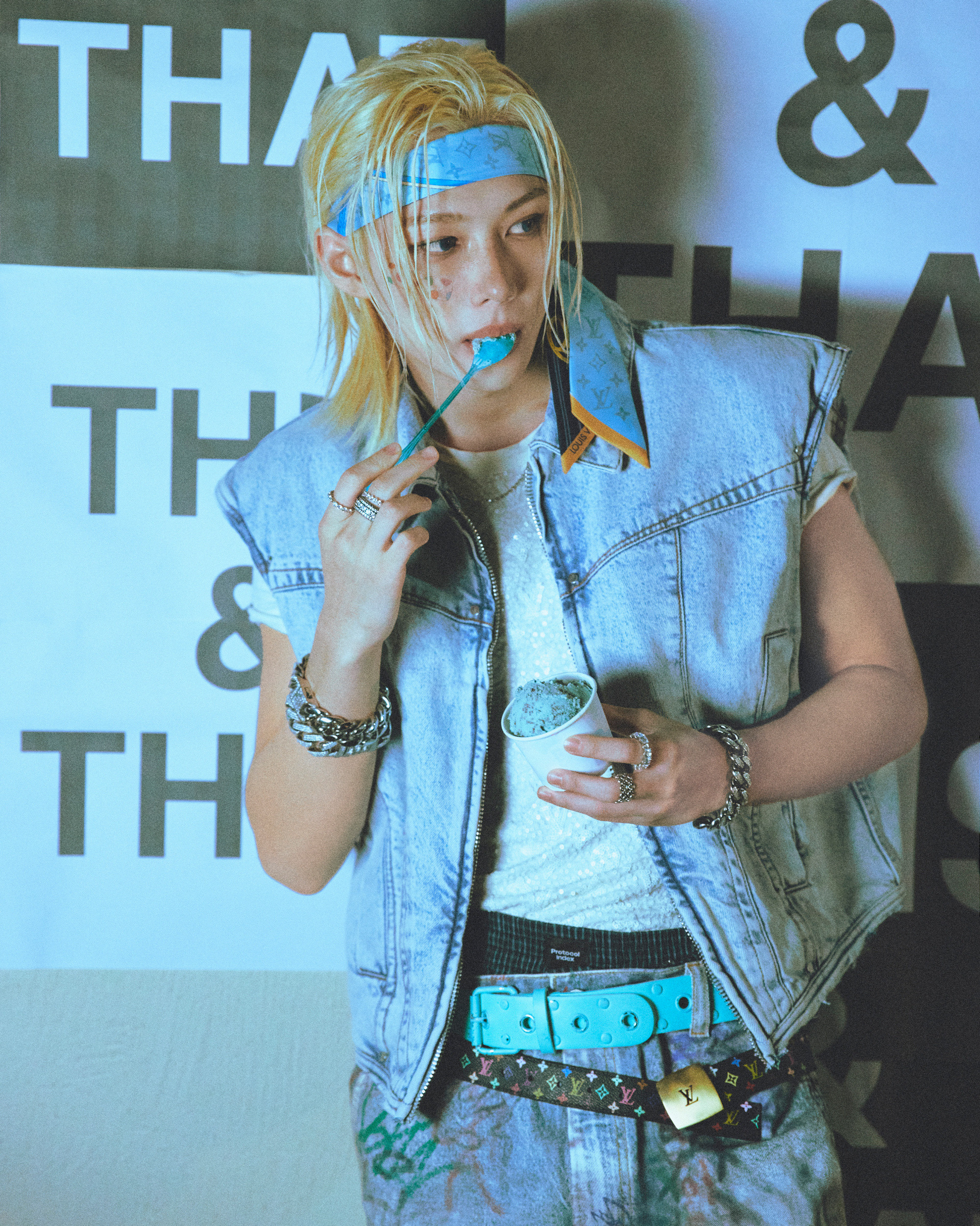 卧槽辣妹。