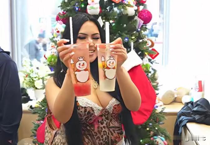 新顶流‼️蜜雪200%糖度掀TikTok挑战，1.99美元柠檬水干沉默星巴克“