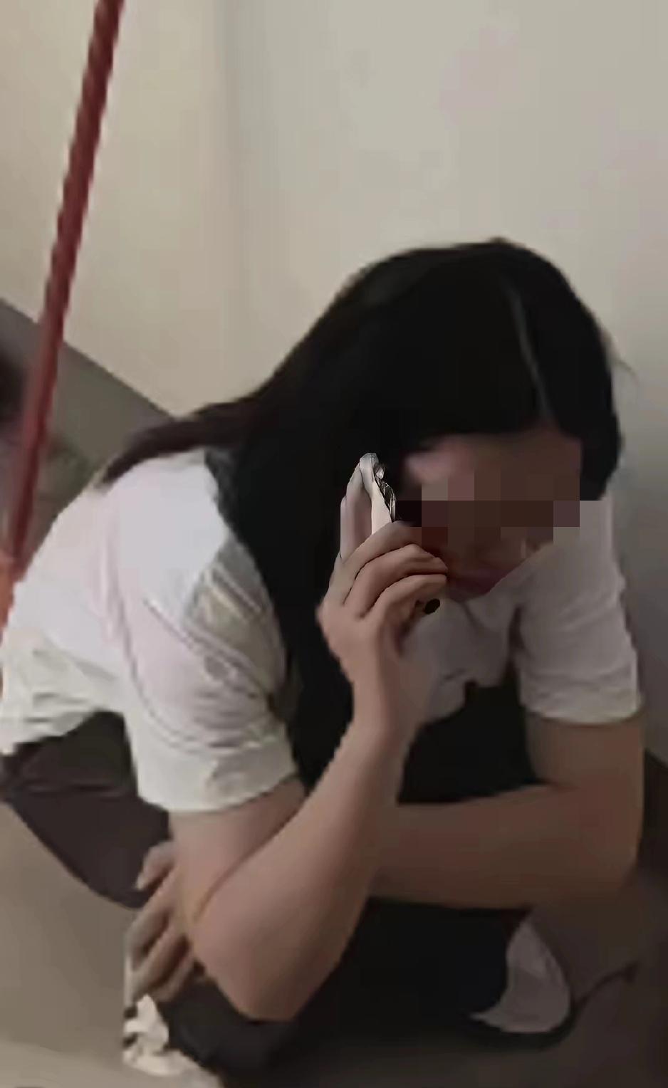 一远嫁女给父亲打电话借500块钱，老父亲直接转账5000，并说道不够再跟他说。女