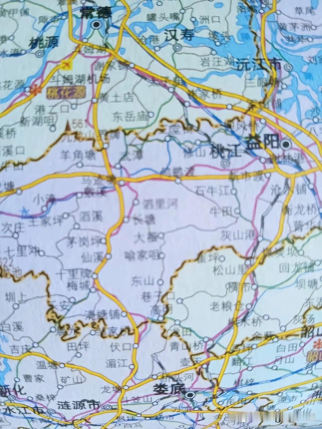 为什么呼南高铁要从益阳那里拐个弯呢？如果呼南高铁从常德沿着二广高速公路修建到邵阳