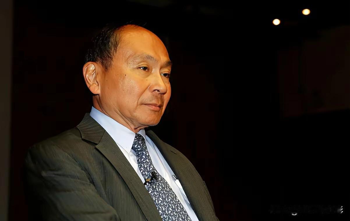 将来美国如果回忆起自己的过去，第一时间想弄死的人一定就是：弗朗西斯·福山。这