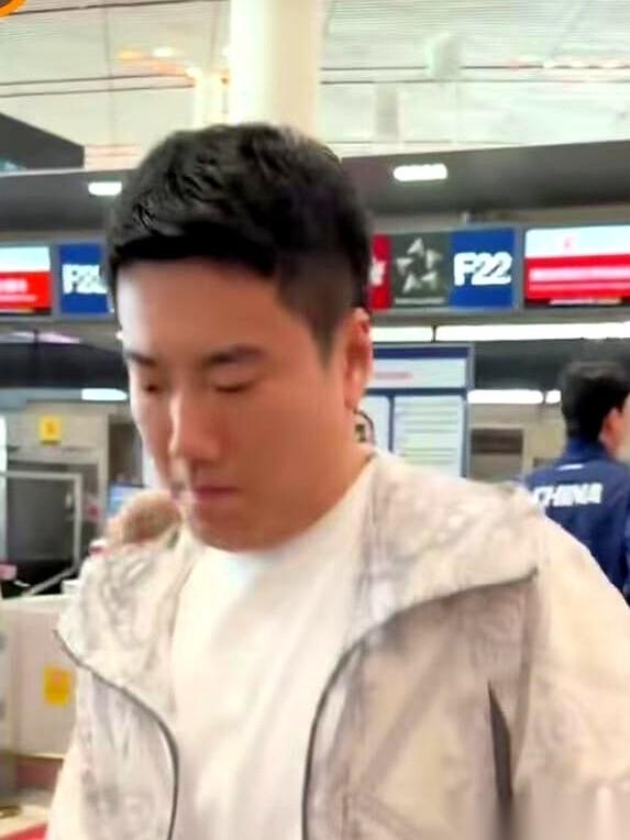 这次中国男乒能不能拿冠军，眼光如果只盯着王楚钦和林诗栋，怕是全看走眼了。王楚钦